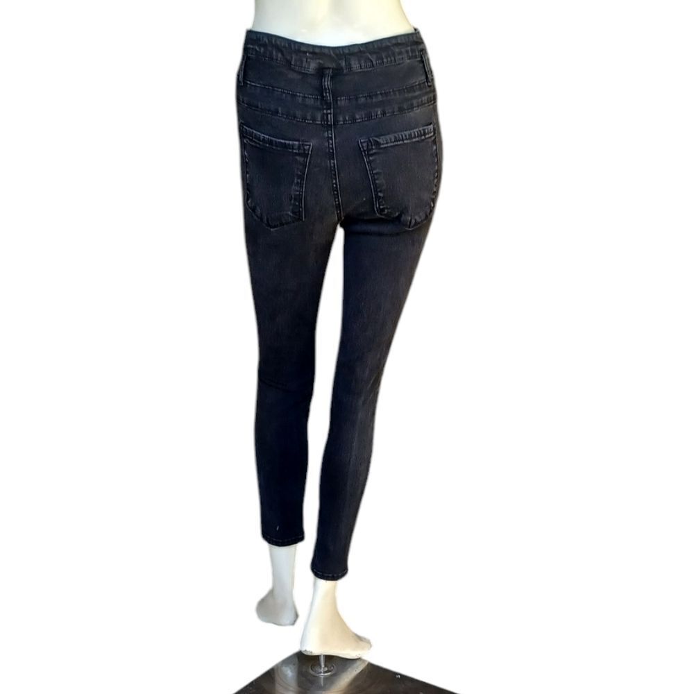 4185....Refuge Black Skinny Jeans Size 8, W26" 25"Inseam 10"Rise