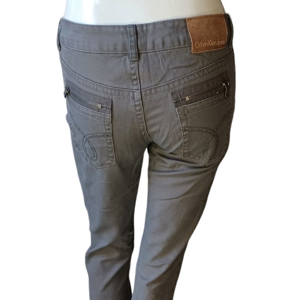 69684...Calvin Klein Straight Leg Jeans Size  W27 L32, 7" Rise