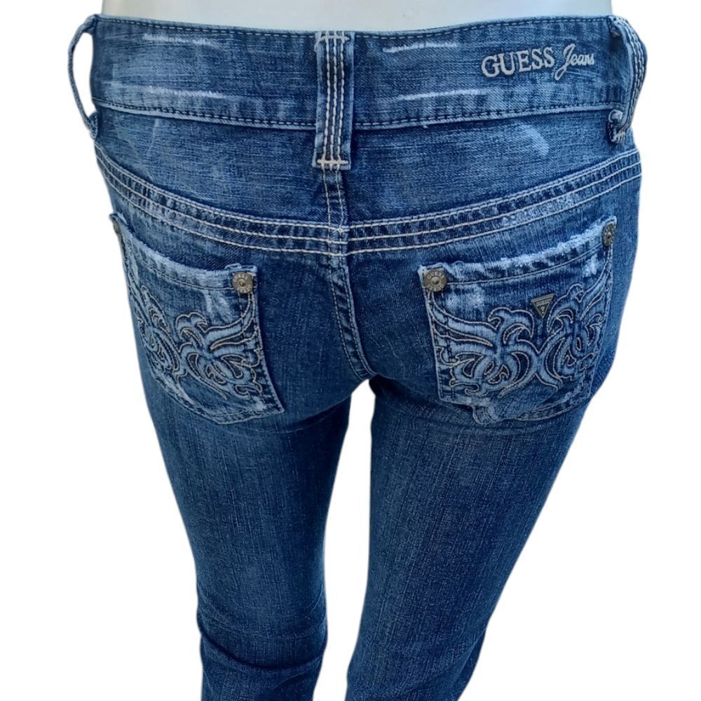 4179....Guess Jeans Daredevil Bootcut Size 26, 27"Inseam 6"Rise