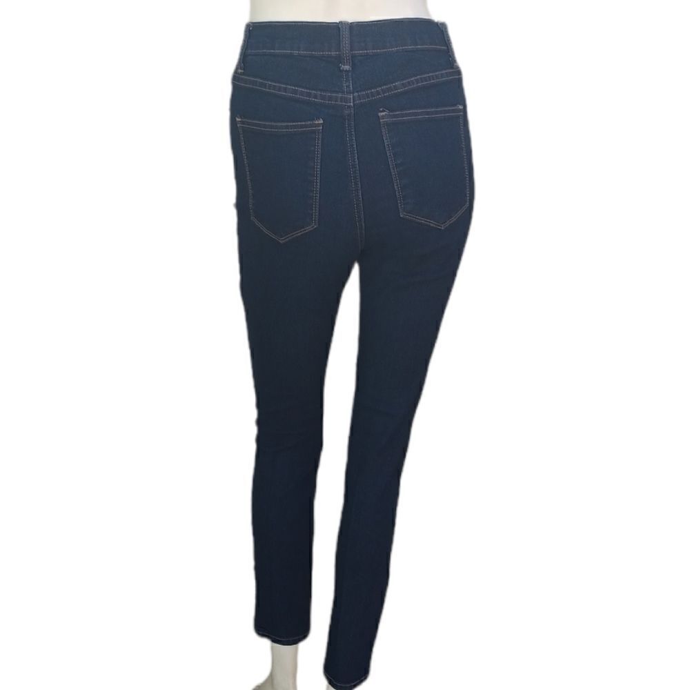 50876....Forever 21 Skinny Jeans Size 27