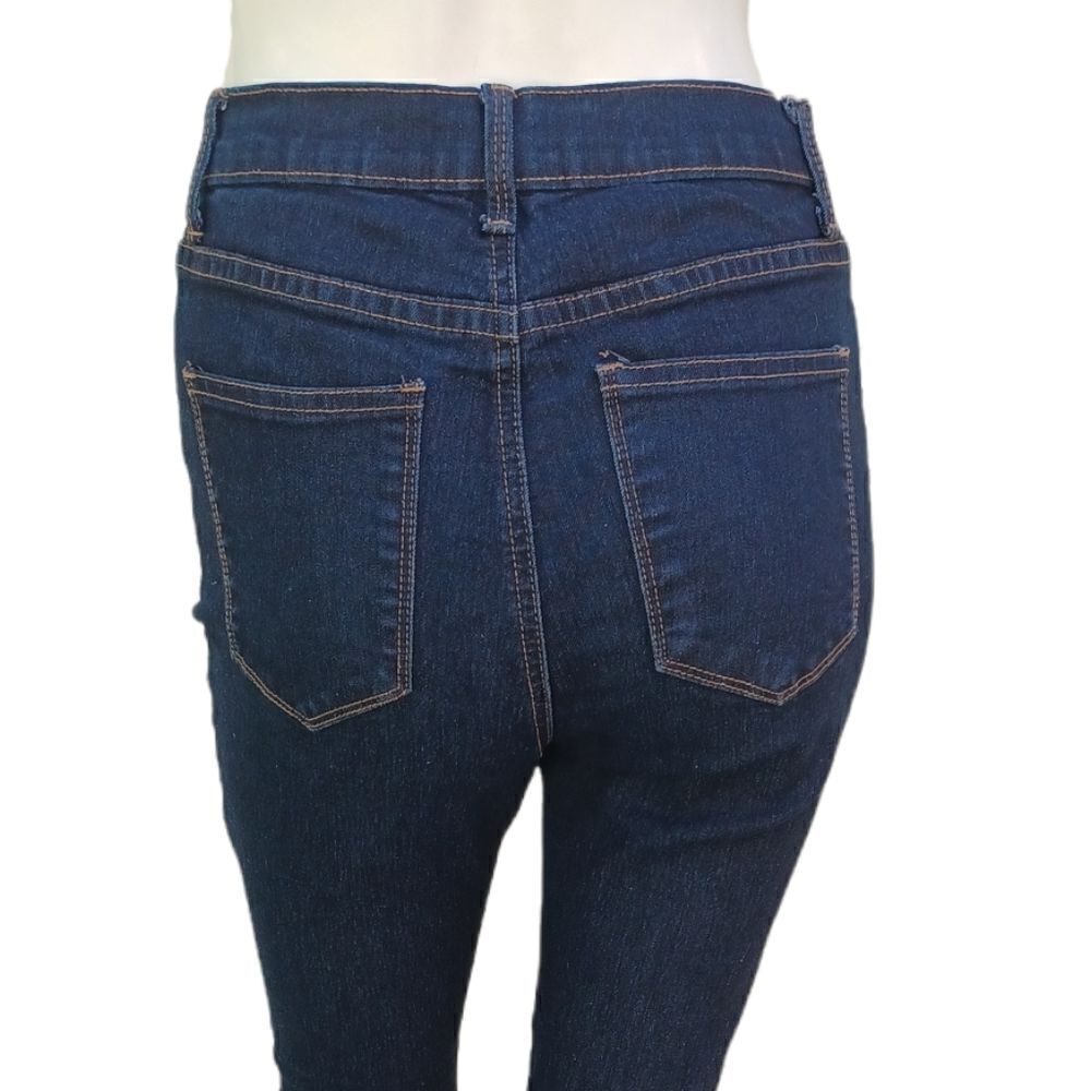50876....Forever 21 Skinny Jeans Size 27
