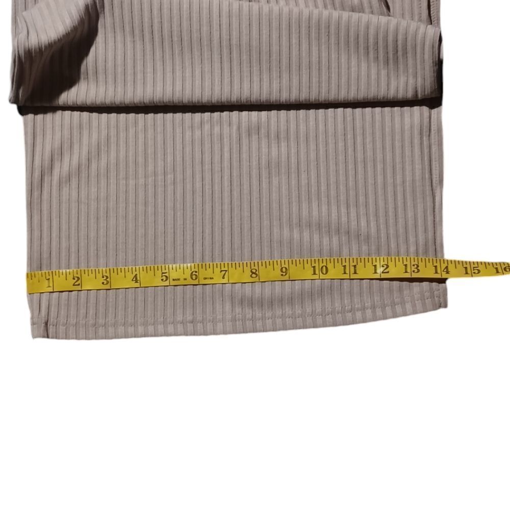652033....Princess Polly Ellie Beige Skirt Size 2