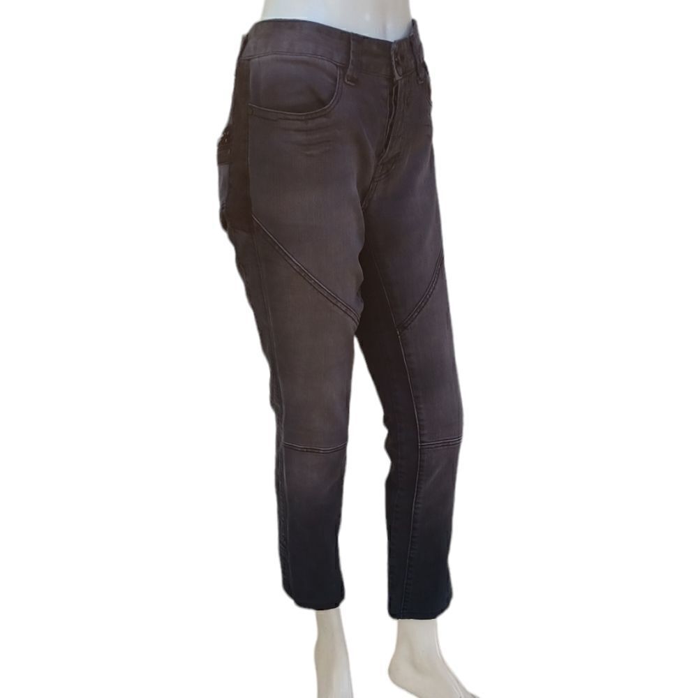 687145...Rogue Straight leg Jeans Size 30