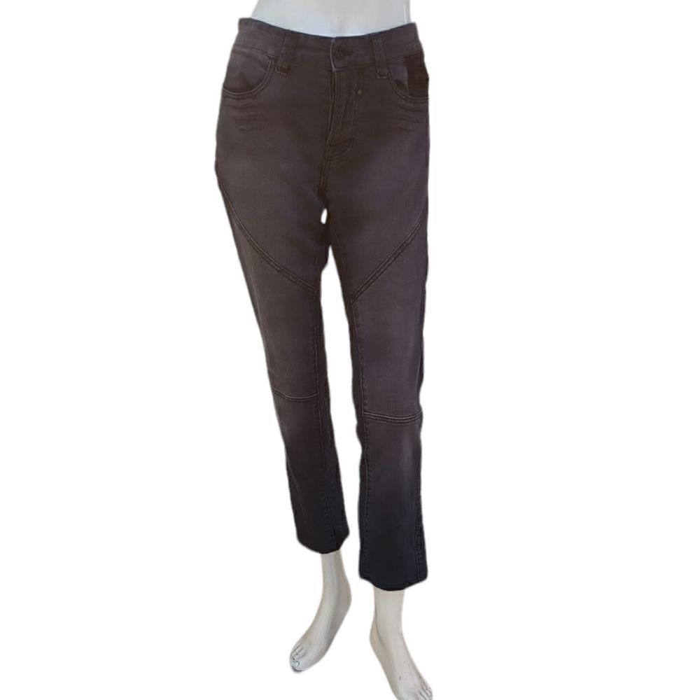 687145...Rogue Straight leg Jeans Size 30