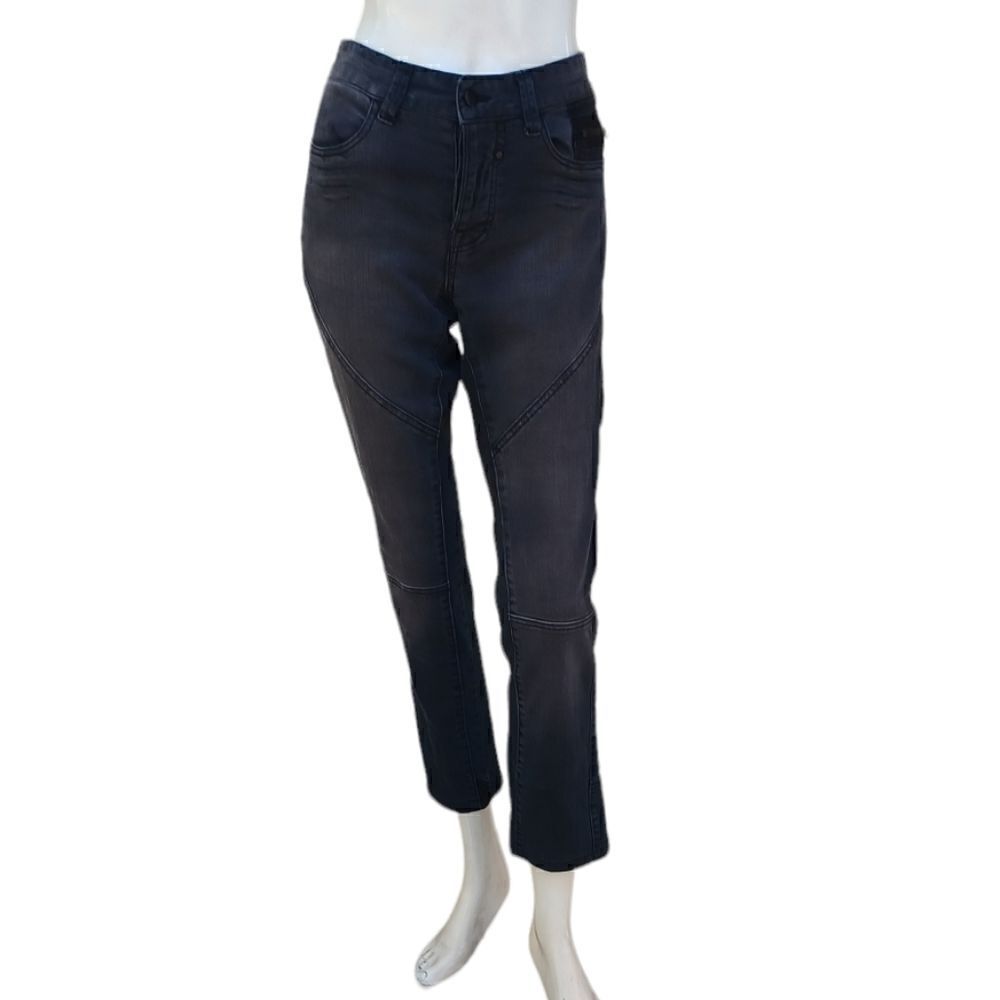 687145...Rogue Straight leg Jeans Size 30
