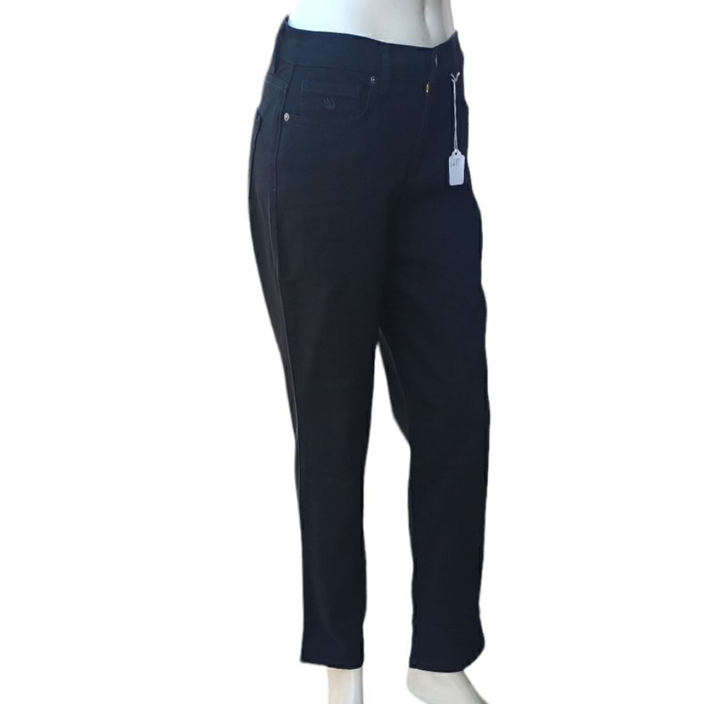 668143....Gloria Vanderbilt Straight leg Jeans Size 4, W28" 28"Inseam  9"Rise