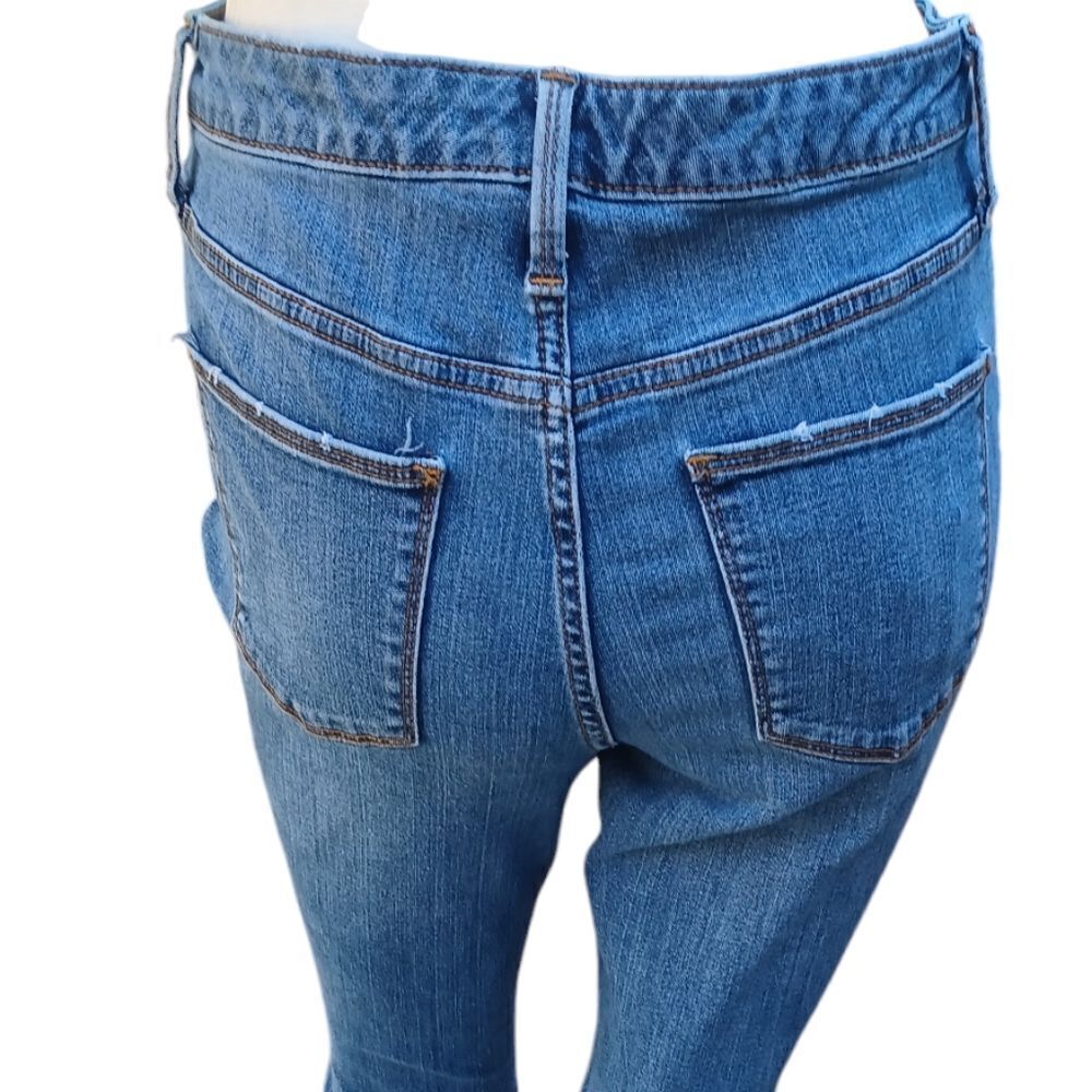 7008140....Universal Thread Skinny Jeans Size 6/28R,  10" Rise