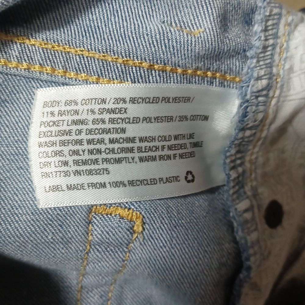 7007440....Cat& Jack Skinny Jeans Size 16Jr., W29"  26"Inseam  9"Rise