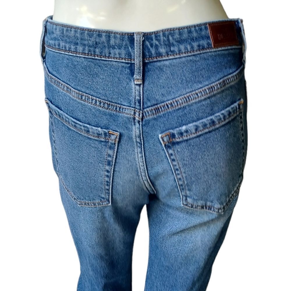 69701....Hollister Jeans Size 3S, W26 L22, 9"Rise