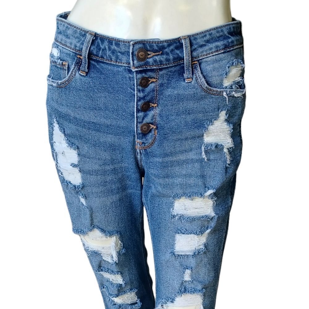 69701....Hollister Jeans Size 3S, W26 L22, 9"Rise