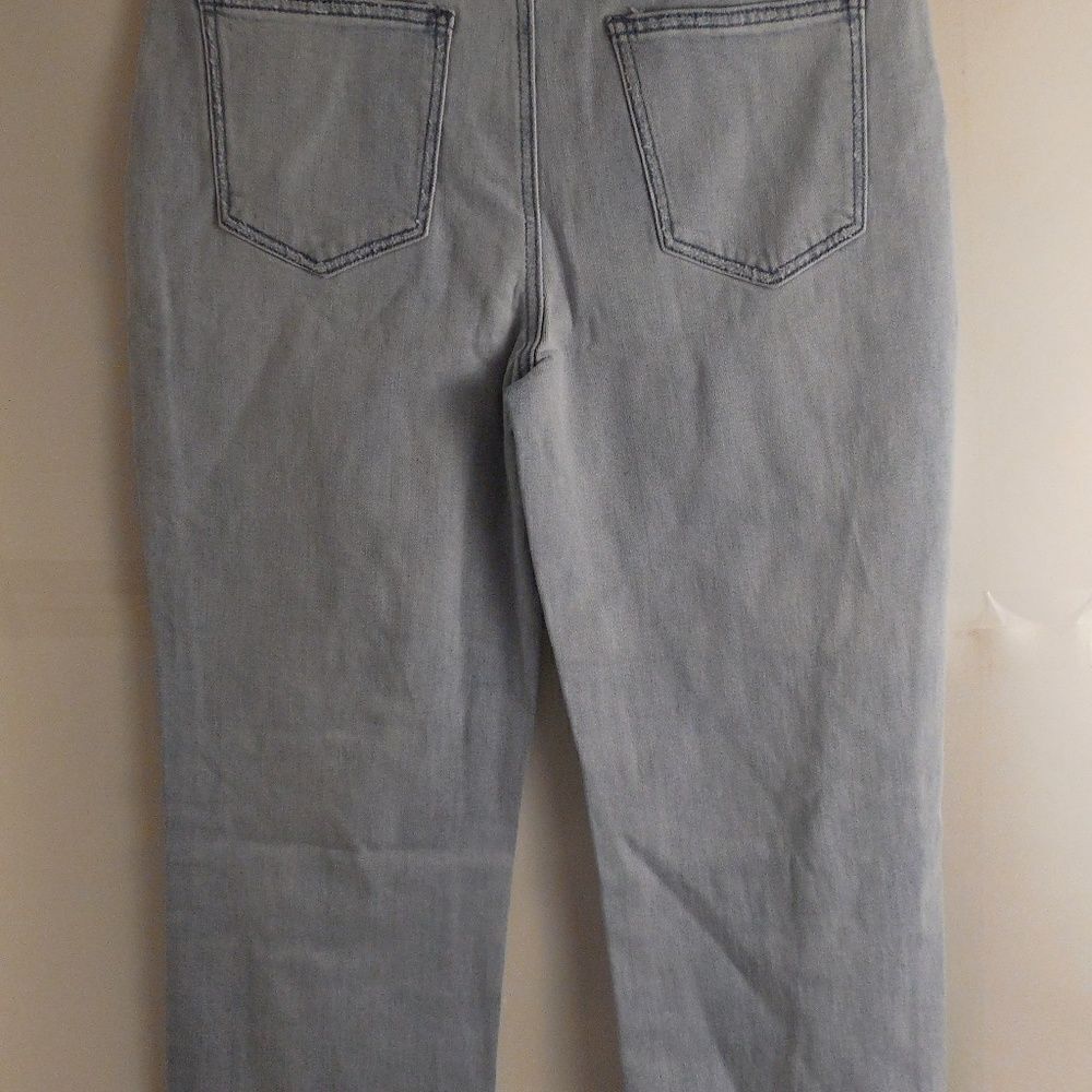 588322....Tinsel Straight leg Mom Jeans Crop Leg