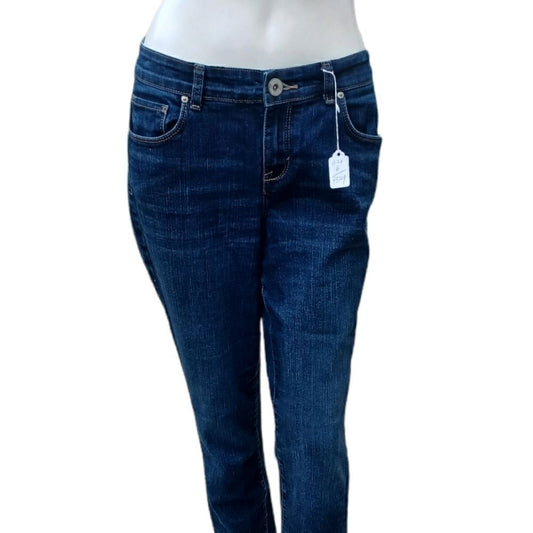 432910...Style&Co Straight leg Jeans Size 6, W28" 27"Inseam 9"Rise