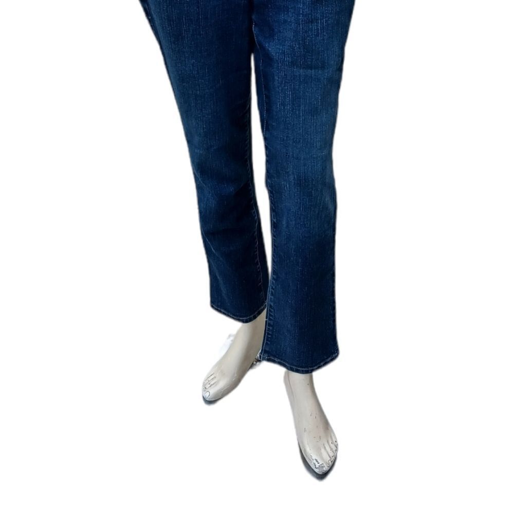 432910...Style&Co Straight leg Jeans Size 6, W28" 27"Inseam 9"Rise