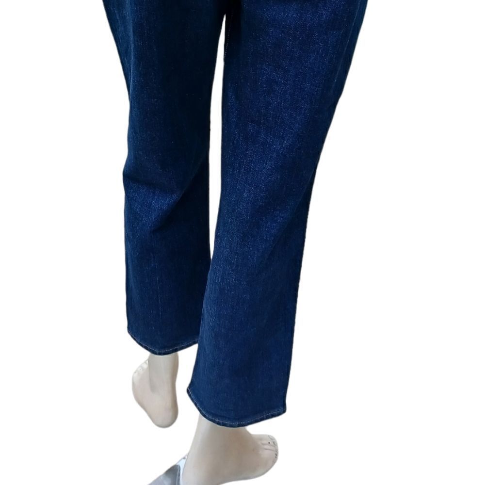 62628....Old Navy Sky-High Straight leg Jeans Size 4P, W26" 25"Inseam 10"Rise