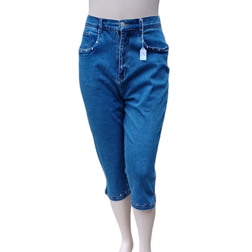 511820.....Denim & Co. Crop Jeans Size 16