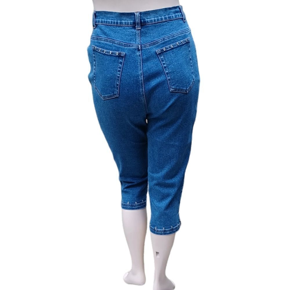 511820.....Denim & Co. Crop Jeans Size 16