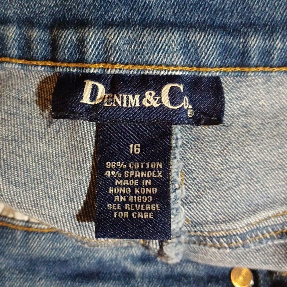 511820.....Denim & Co. Crop Jeans Size 16