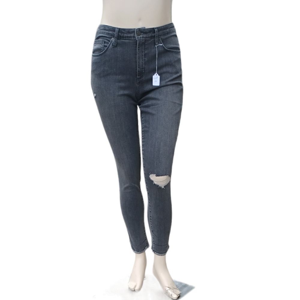 666942.....Universal Thread Skinny Jeans Size 12/31R,  10" Rise