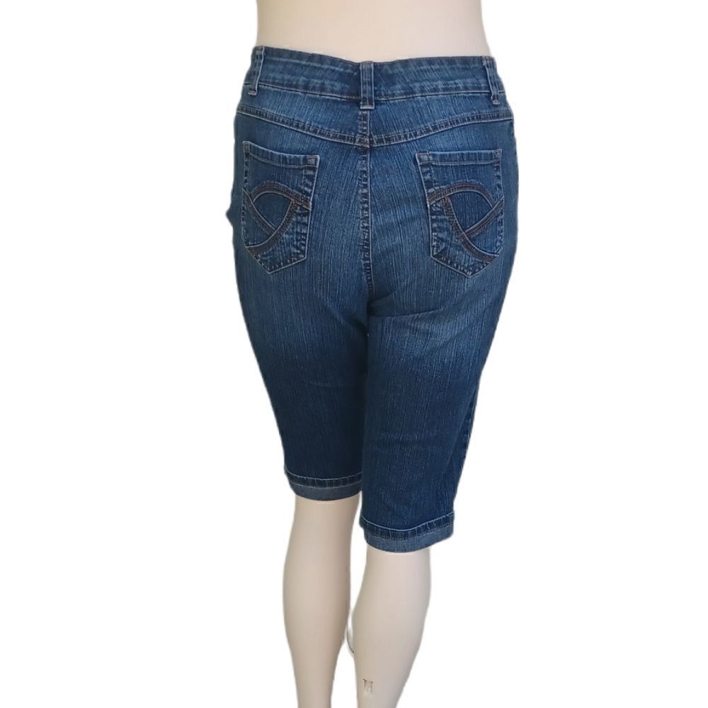 426819...Nine West Crop Jeans Size 14, W32" 14"Inseam 10"Rise