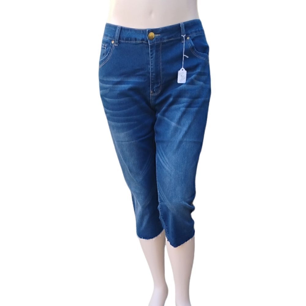 525522....VIP Crop Jeans Size 19/20