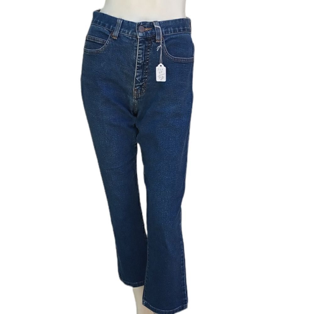 42305...Caslon Straight leg Jeans Size 4P, W24"  25"Inseam  10"Rise