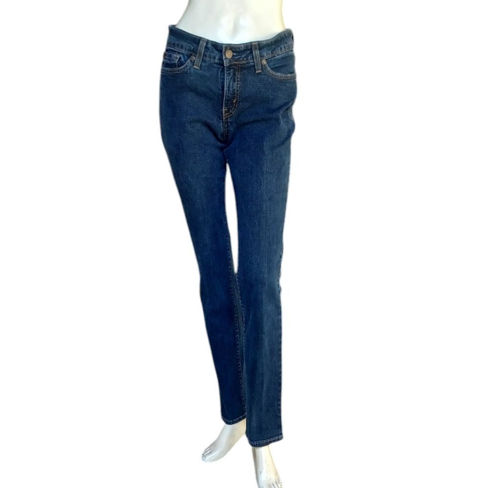 4196....Levi Strauss Mid-Rise Straight leg Jeans Size Misses 8 Medium