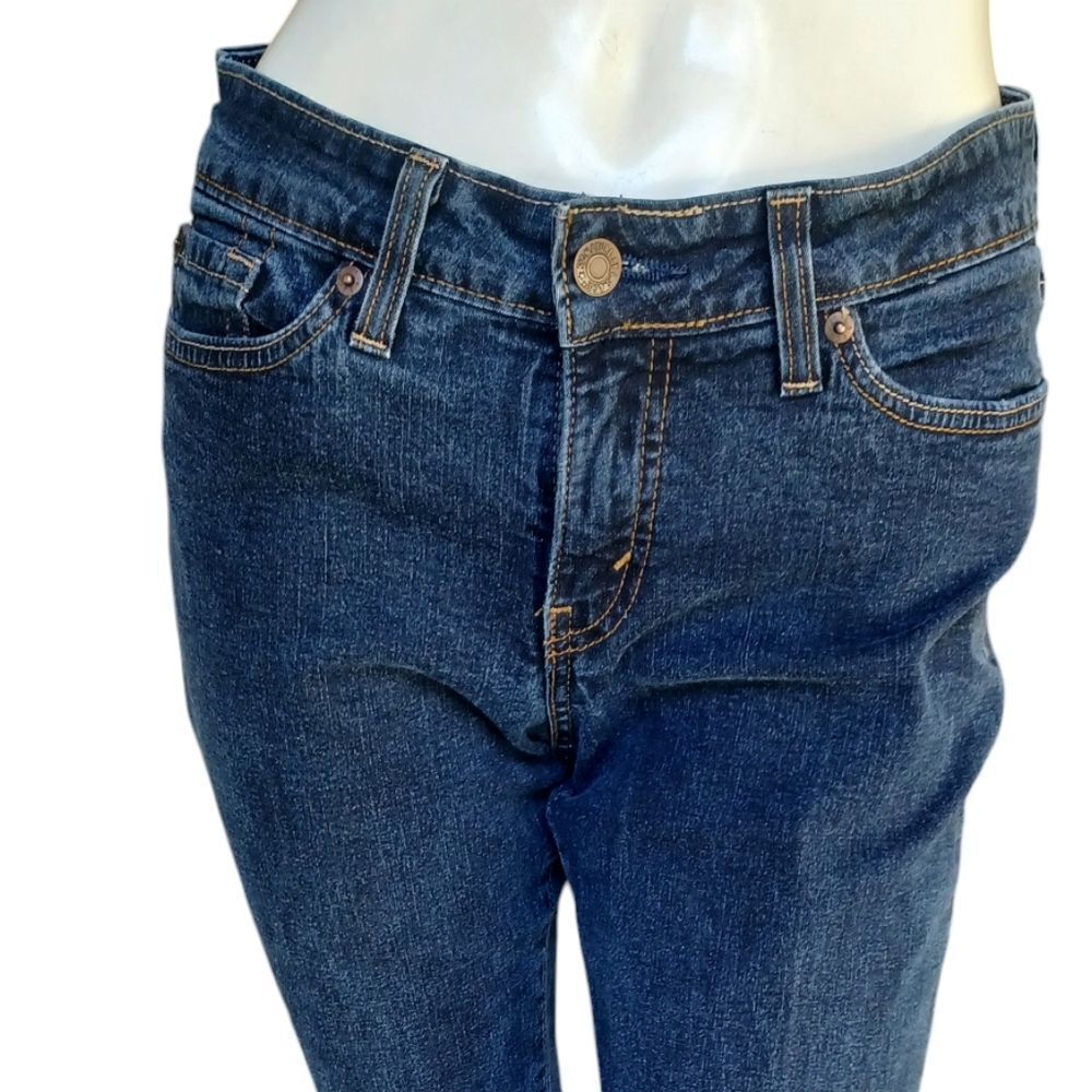 4196....Levi Strauss Mid-Rise Straight leg Jeans Size Misses 8 Medium