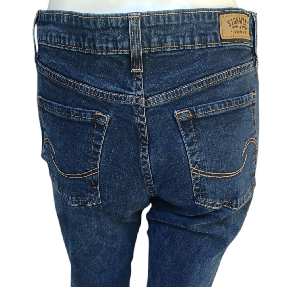 4196....Levi Strauss Mid-Rise Straight leg Jeans Size Misses 8 Medium