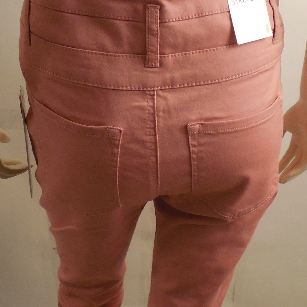 609030.....Tinsel Town Soft Stretch Ankle Crop Pants Size 10