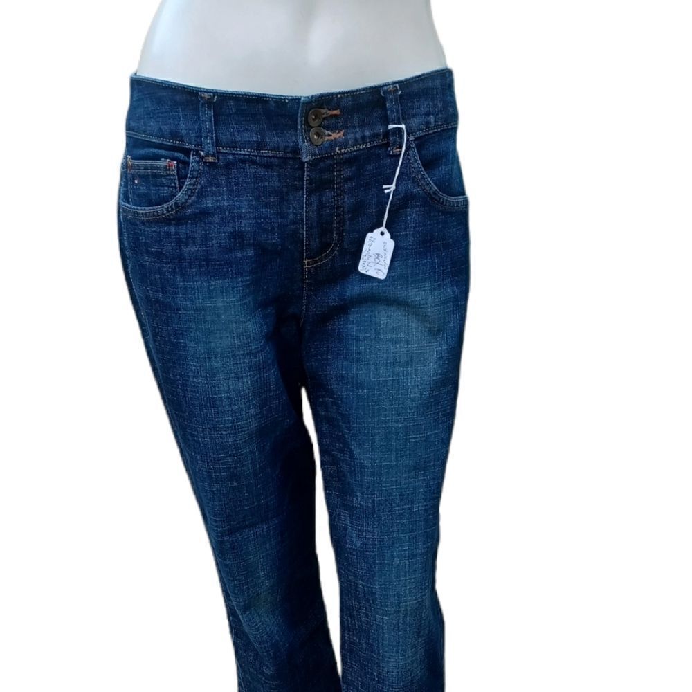 432410..Tommy Hilfiger Crop Jeans Size 6, W30" 23"Inseam 9"Rise