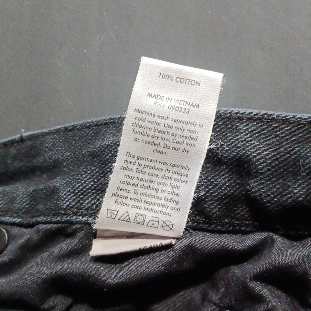 4112.....Pacsun Black Straight leg Jeans Size 27, W26"  30"Inseam  11"Rise