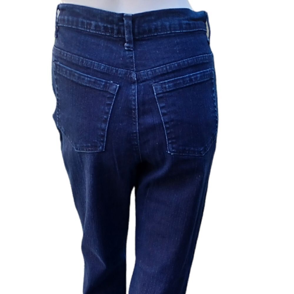 10478...Gloria Vanderbilt Straight leg Jeans Size 10, W28" 28 1/2"Inseam 11"Rise