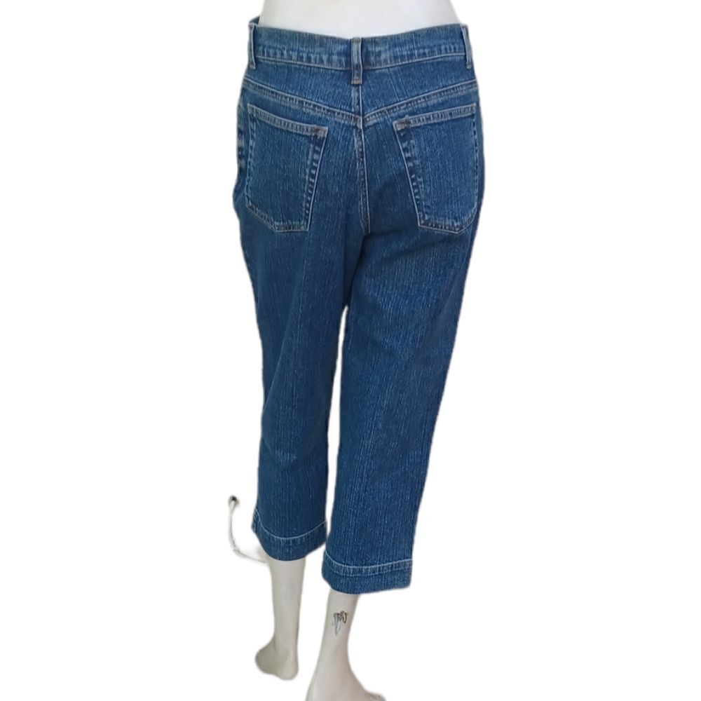 43718..Jones Sport Crop Jeans Size 10, W32" 21"Inseam 11"Rise