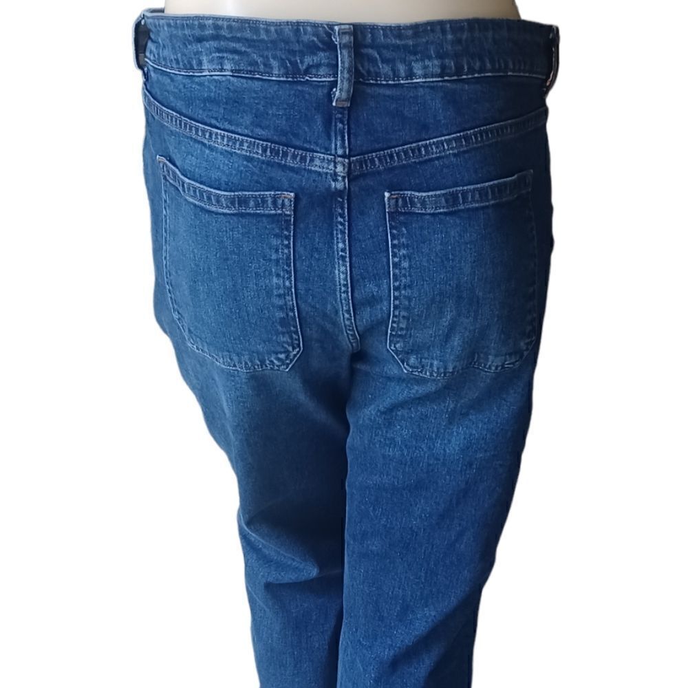 655839...Old Navy Straight leg Crop Jeans Size 16, W34" 25"Inseam 12"Rise