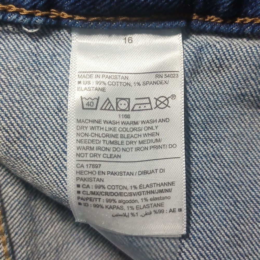 655839...Old Navy Straight leg Crop Jeans Size 16, W34" 25"Inseam 12"Rise