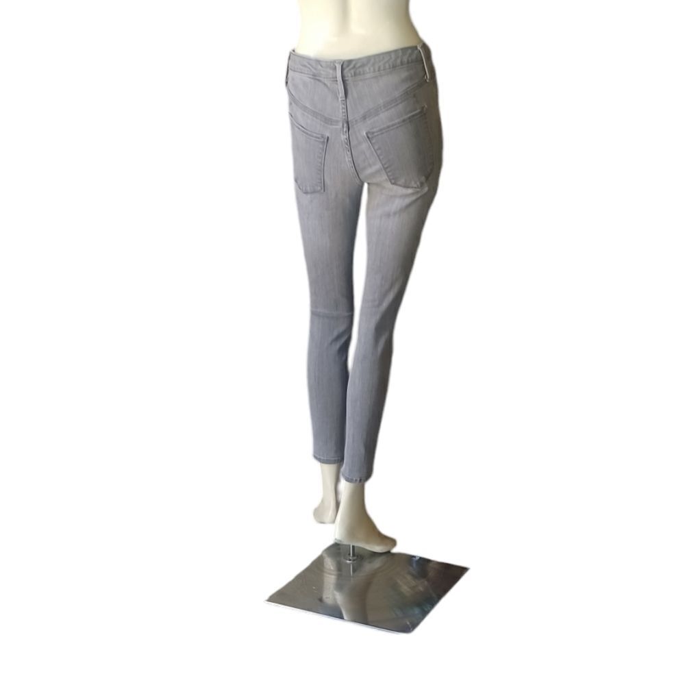 7006419.....Preowned Mossimo Denim Jeans Size 6/28R, W26"Inseam  26" 9"Rise