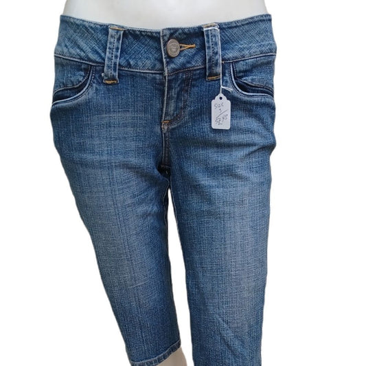 52432......American Rag Cie Crop Jeans Size 3