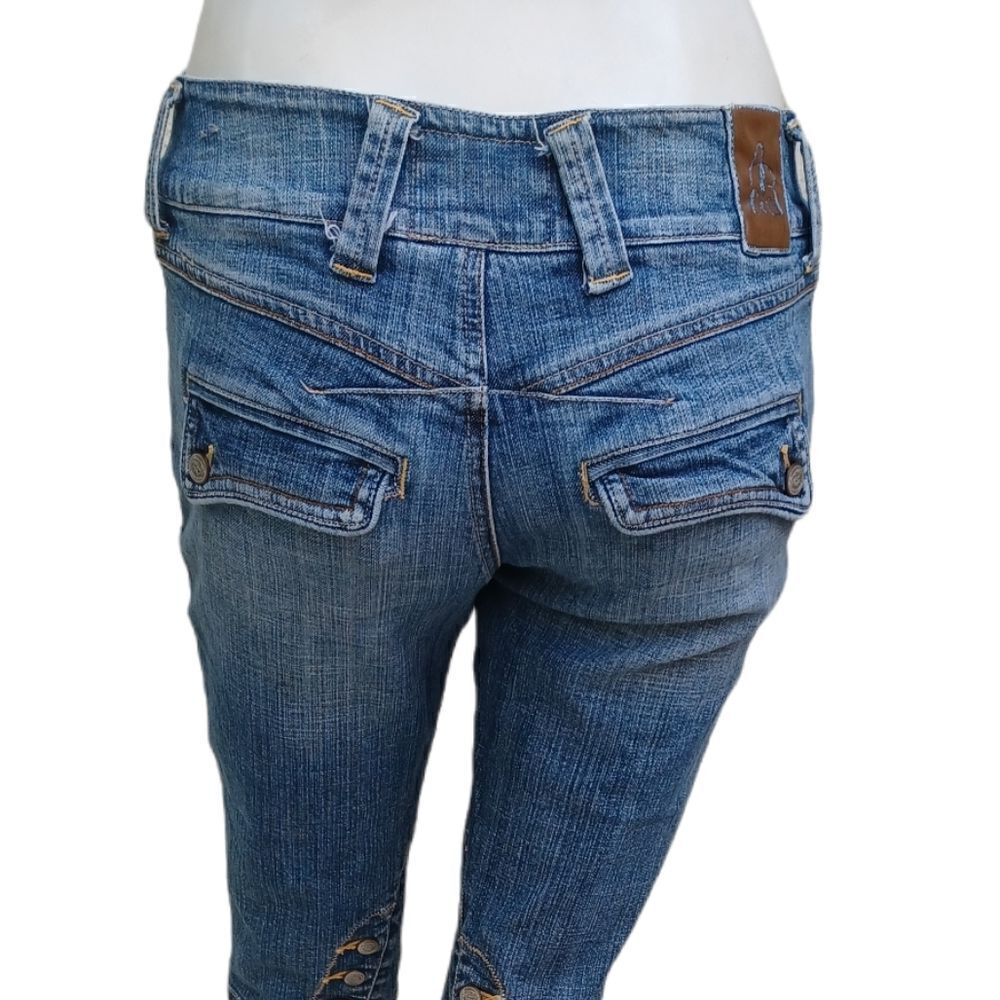 52432......American Rag Cie Crop Jeans Size 3