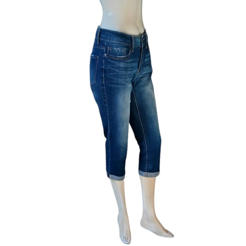 67095...Time and Tru Crop Jeans Size 8, W28" 19"Inseam 8"Rise