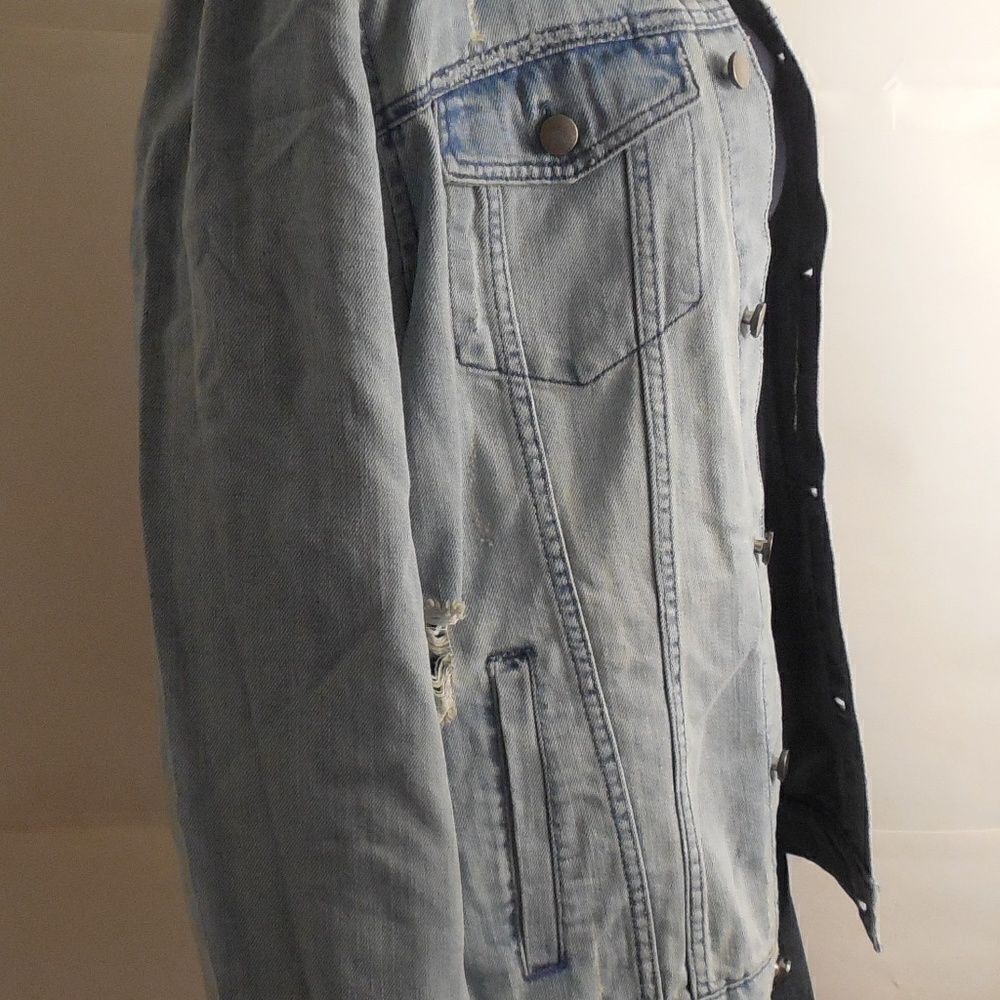 NWT Light Wash Distressed Shredded Jean Jacket