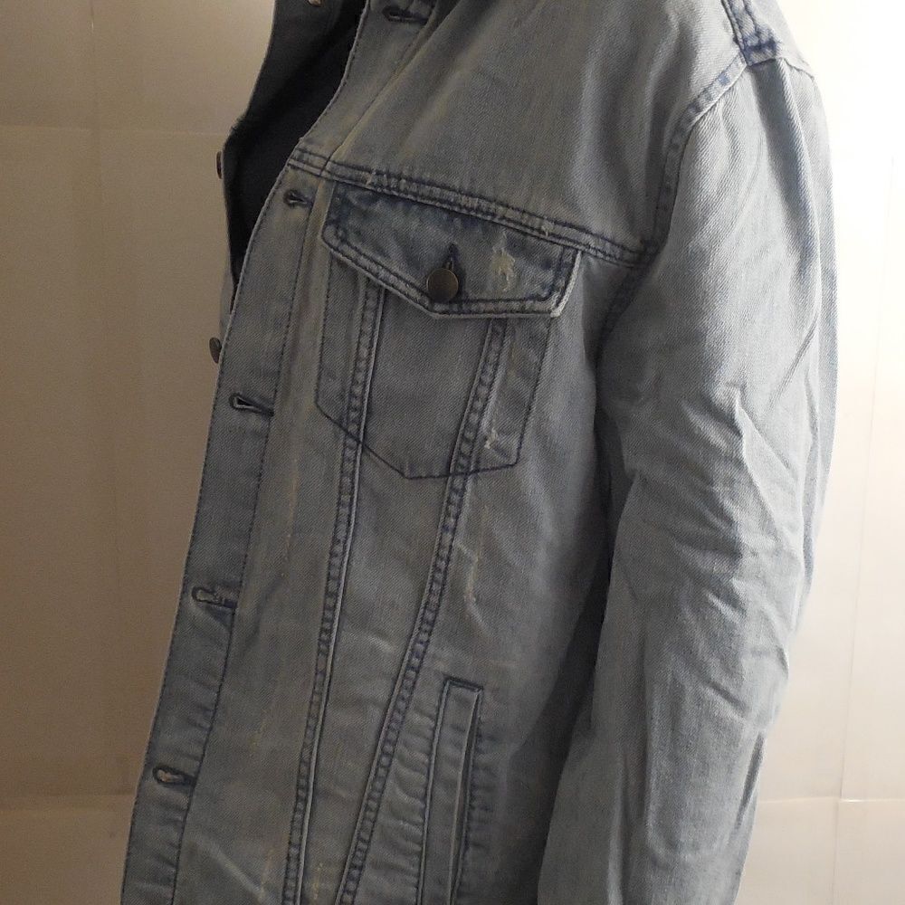 NWT Light Wash Distressed Shredded Jean Jacket