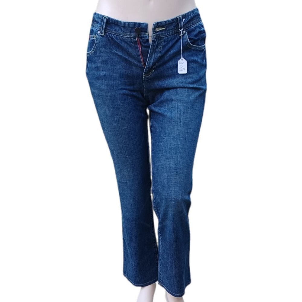 507514....Liz Claiborne Slim Jean Size 12, W31" 29"Inseam   9"Rise