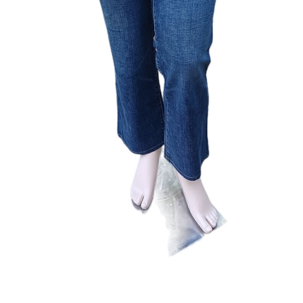 507514....Liz Claiborne Slim Jean Size 12, W31" 29"Inseam   9"Rise