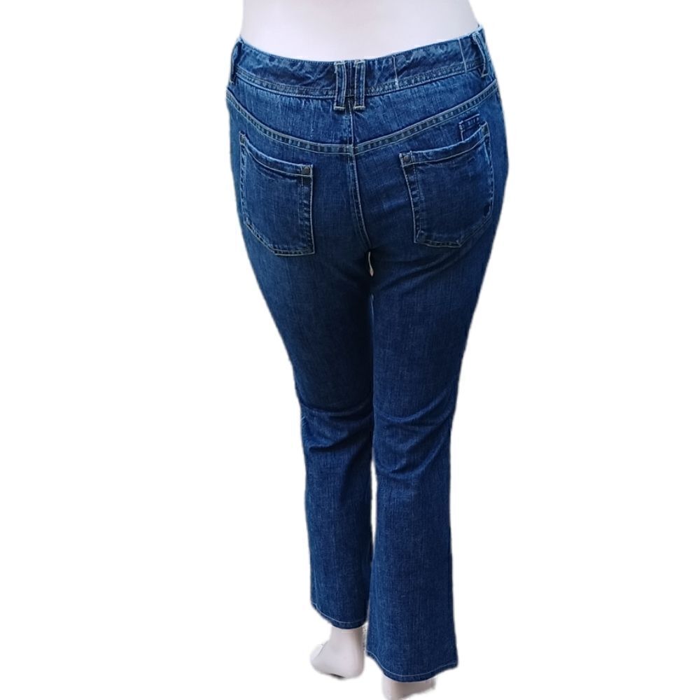 507514....Liz Claiborne Slim Jean Size 12, W31" 29"Inseam   9"Rise