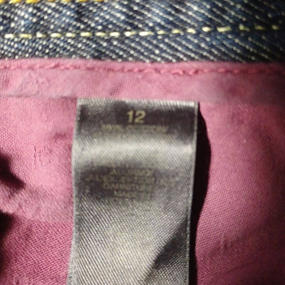 507514....Liz Claiborne Slim Jean Size 12, W31" 29"Inseam   9"Rise