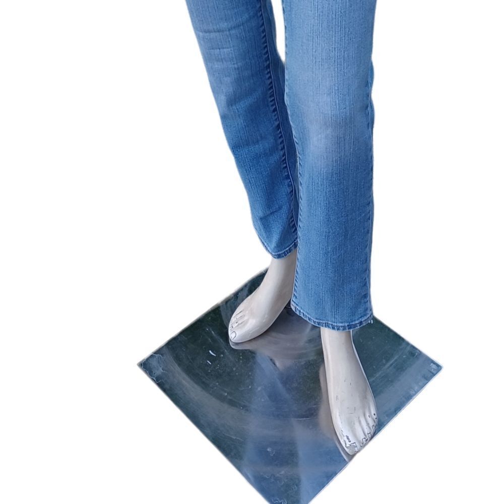 103115....Cherokee Skinny Jeans Size Jr. 16, W28" 28"Inseam   8"Rise
