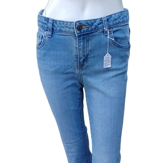 103115....Cherokee Skinny Jeans Size Jr. 16, W28" 28"Inseam   8"Rise