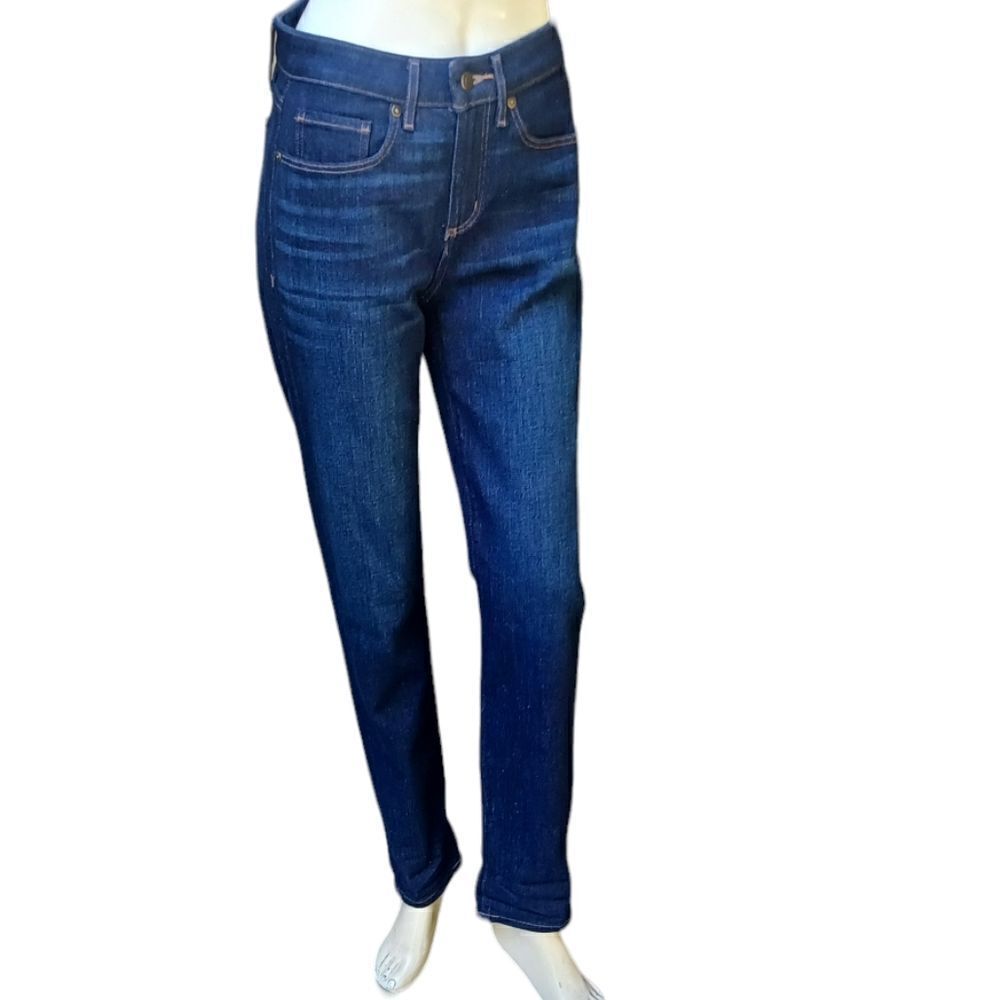 681921....Loft Girlfriend Curvy Fit Jeans Size 25, 30" Inseam 9" Rise
