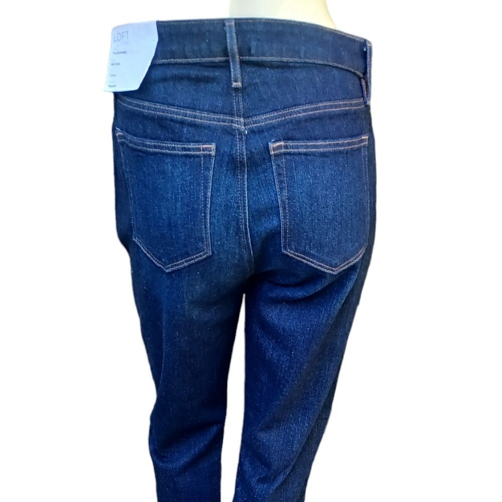 681921....Loft Girlfriend Curvy Fit Jeans Size 25, 30" Inseam 9" Rise