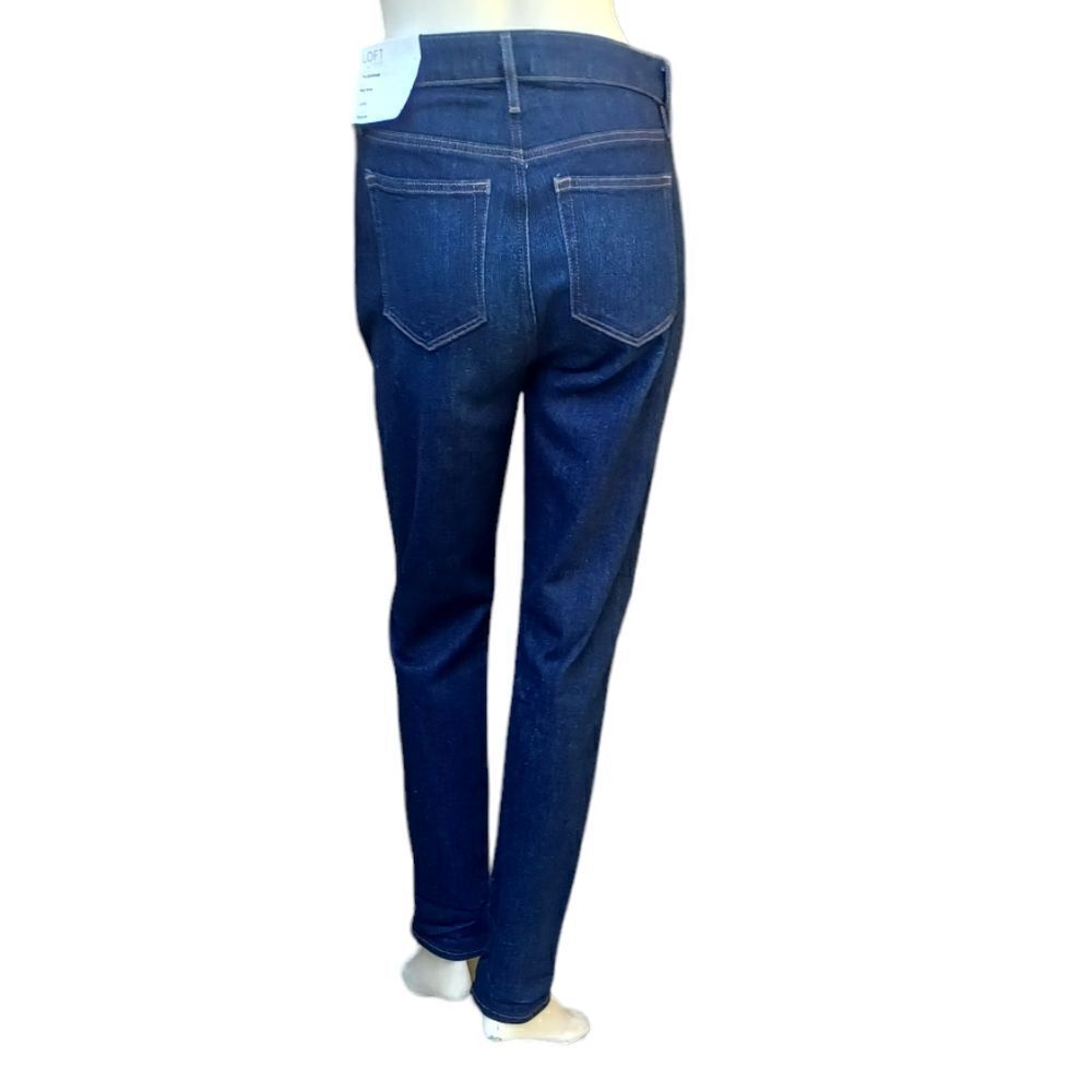 681921....Loft Girlfriend Curvy Fit Jeans Size 25, 30" Inseam 9" Rise